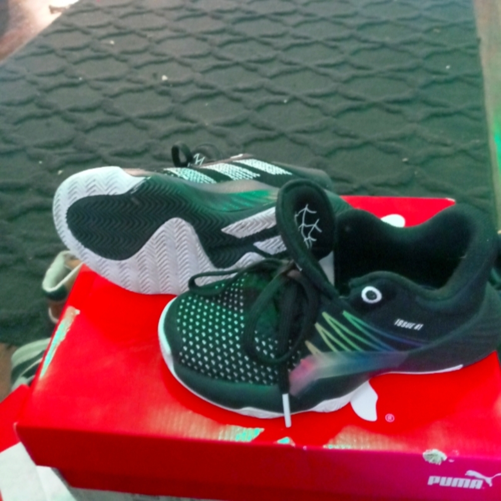 Kids shoes